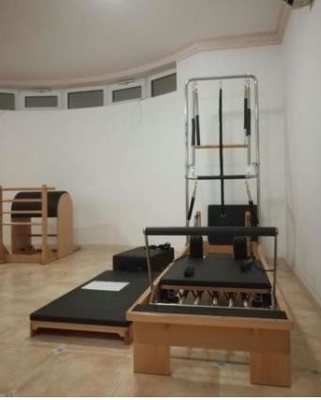Reformista de Pilates do equipamento do exercício de Pilates do aço da madeira do OEM com meio trapézio