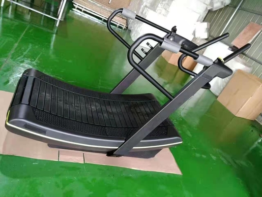área de corrida curvada comercial 1500*440mm do equipamento do Gym da escada rolante do tubo de 3mm